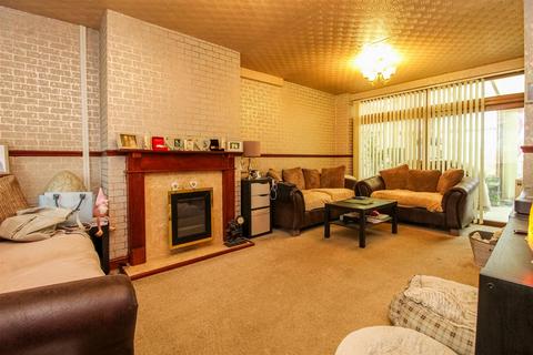 3 bedroom semi-detached house for sale, Magdalene Road, Wakefield WF2