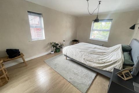 2 Sassoon Close, Salisbury, SP2 9LR