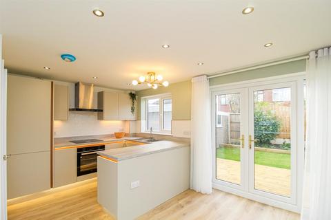42 Greenfield Way, Wrenthorpe, Wakefield, WF2 0TN