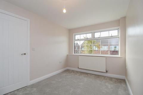 42 Greenfield Way, Wrenthorpe, Wakefield, WF2 0TN