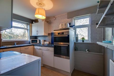 214 Barnsley Road, Wakefield, WF2 6EF
