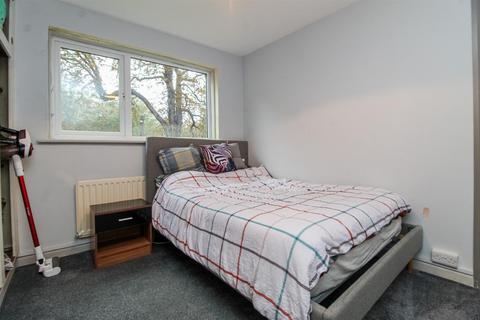 214 Barnsley Road, Wakefield, WF2 6EF