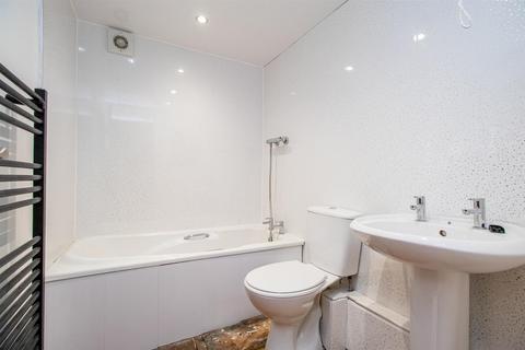 1 Pineapple Cottages, Warmfield, Wakefield, WF1 5TP
