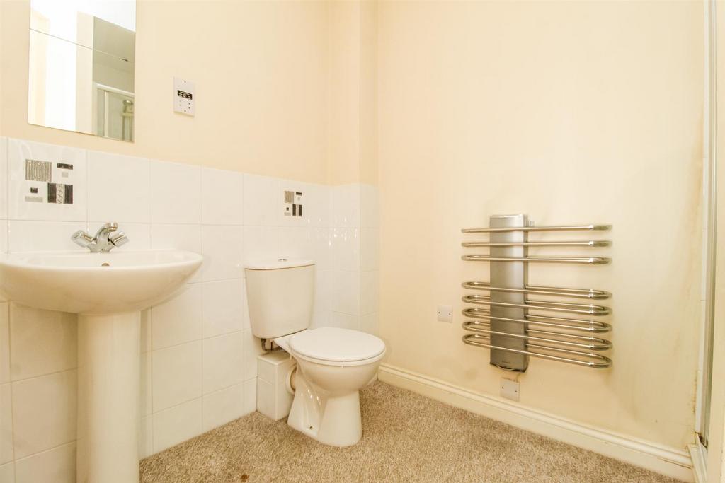 En suite shower room.jpg