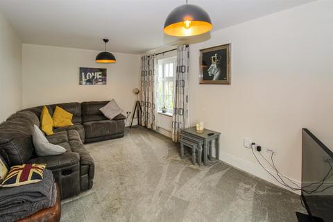 3 bedroom detached house for sale, Kirkstall Close, Wakefield WF1