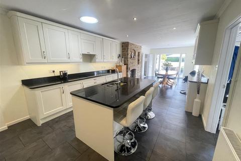 Pachumba Gomeldon Road, Winterbourne Gunner, Salisbury, SP4 6LR