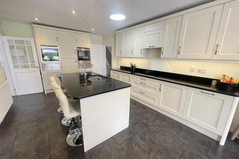 Pachumba Gomeldon Road, Winterbourne Gunner, Salisbury, SP4 6LR