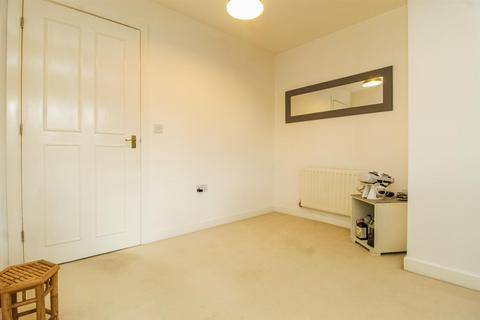 2 bedroom flat for sale, Parklands Manor, Tuke Grove WF1