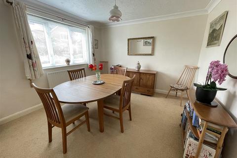 46 Apostle Way, Bishopdown, Salisbury, SP1 3GS