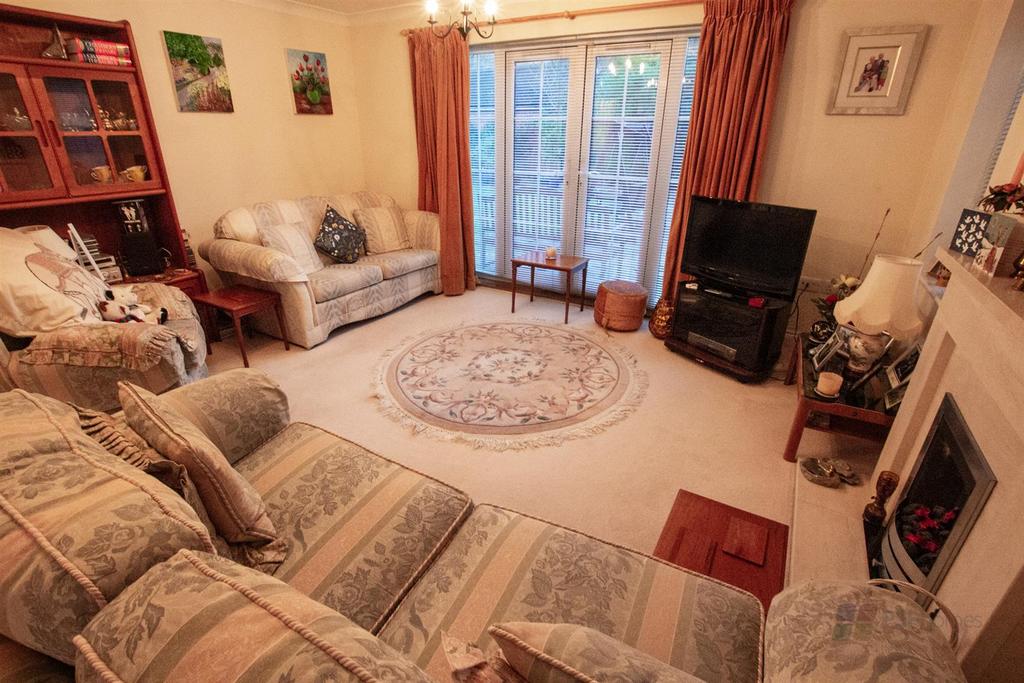 Sycamore Drive, Burgess Hill 4 bed detached house for sale £580,000
