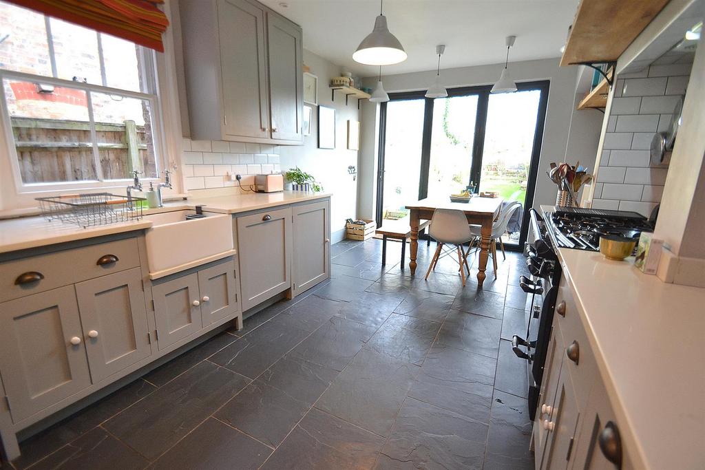 Summerheath Road, Hailsham 4 bed terraced house for sale £399,000