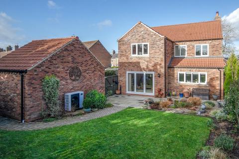 4 bedroom detached house for sale - The Green, Raskelf