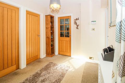 6 Copper Beech Court, Walton, Wakefield, WF2 6TD