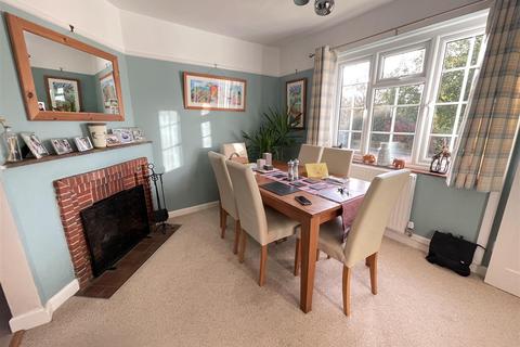 5 Riverside Terrace, Stapleford, Salisbury, SP3 4LF