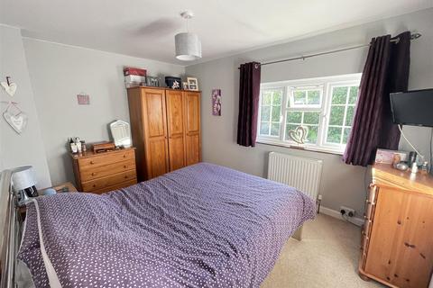 5 Riverside Terrace, Stapleford, Salisbury, SP3 4LF