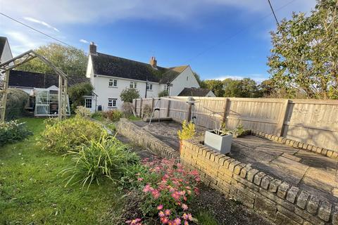 5 Riverside Terrace, Stapleford, Salisbury, SP3 4LF