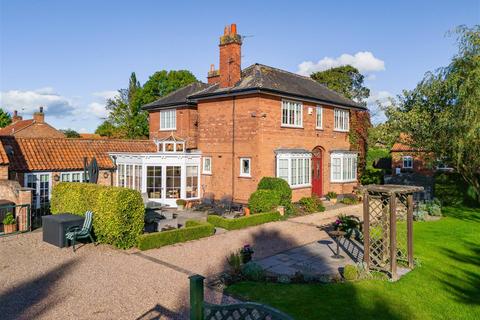 4 bedroom detached house for sale, High Street, Orston