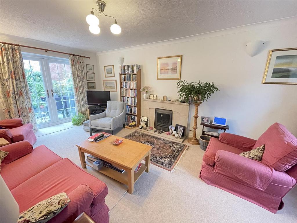 Hilltop Way, Salisbury SP1 4 bed detached house for sale £455,000