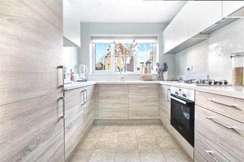 29 Hastings Avenue, Cheshunt, Waltham Cross, EN7 6DY
