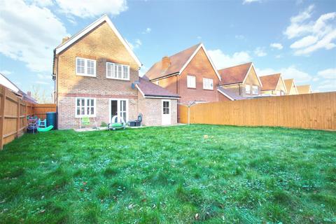 29 Hastings Avenue, Cheshunt, Waltham Cross, EN7 6DY