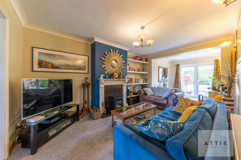 School Lane, Sprowston, Norwich 4 bed semidetached house for sale £