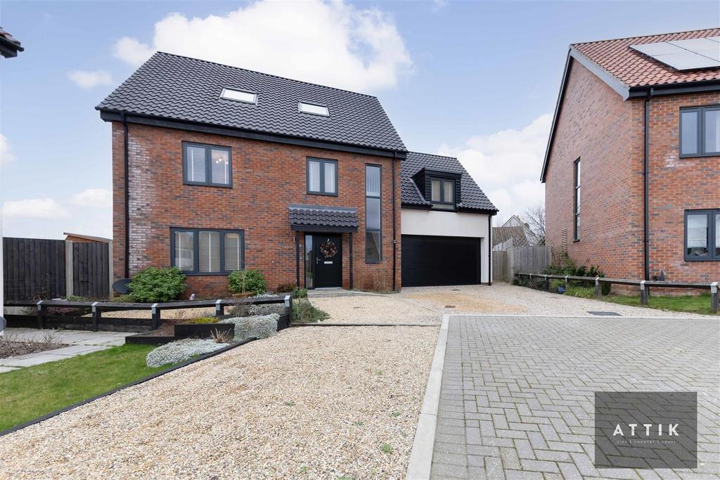 Bankside Way, Barnham Broom 6 bed detached house for sale £750,000