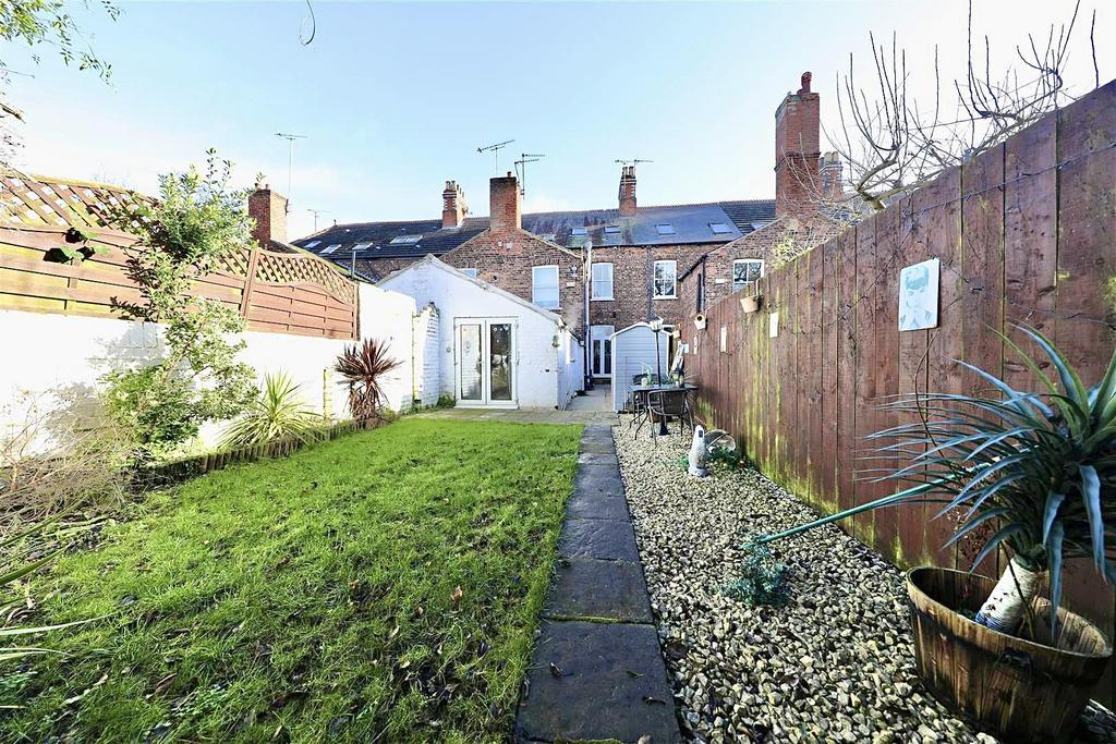 Salisbury Street, Hull 4 bed terraced house for sale £280,000