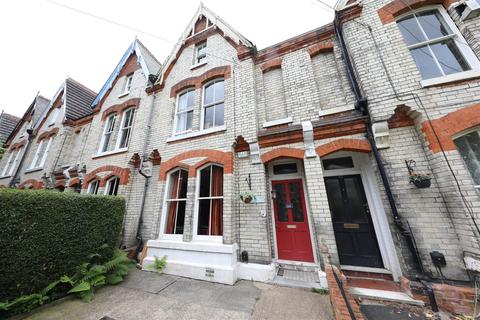 4 bedroom terraced house for sale, Salisbury Street, Hull