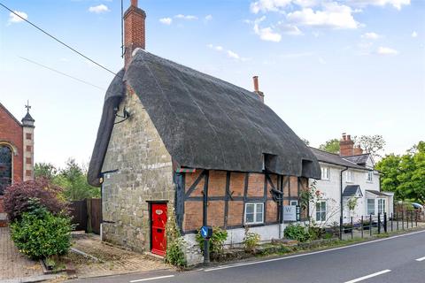 2 bedroom cottage for sale, West Street, Salisbury SP3