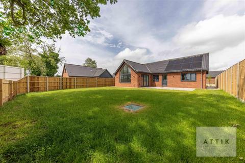 3 bedroom detached bungalow for sale, Airfield way, Griston