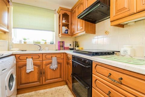 8 Bede Court, Wakefield, WF1 3RW