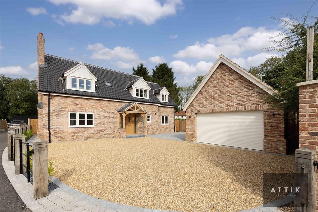 London Road, Attleborough 4 bed detached house for sale £650,000
