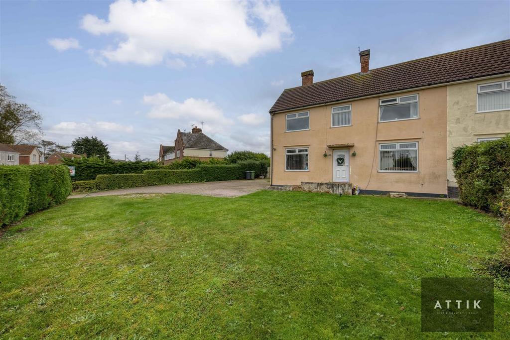 Newport Road, Hemsby 3 bed semidetached house for sale £250,000