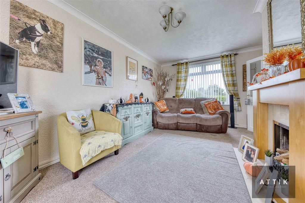 Newport Road, Hemsby 3 bed semidetached house for sale £250,000