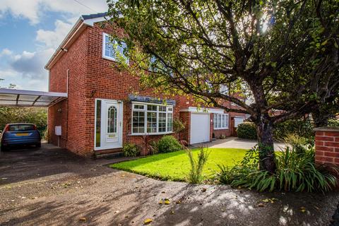 3 bedroom detached house for sale, Newton Drive, Wakefield WF1