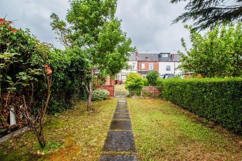 9 Oakland Road, Wakefield, WF1 5LZ
