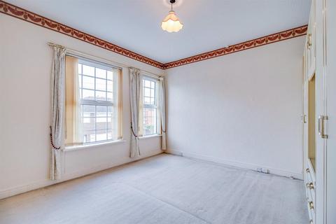 9 Oakland Road, Wakefield, WF1 5LZ