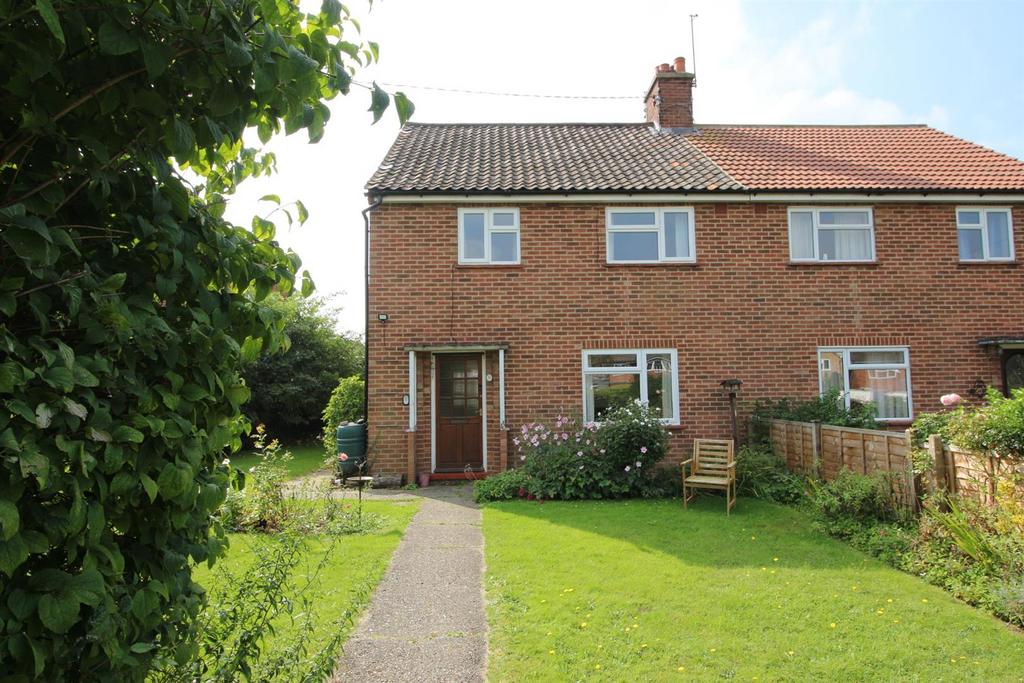 The Avenue, Halesworth 3 bed semidetached house for sale £220,000