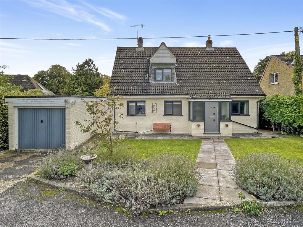 Salisbury Road, Salisbury SP5 3 bed chalet for sale £550,000