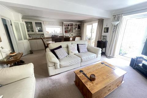 255 Castle Road, Salisbury, SP1 3SA
