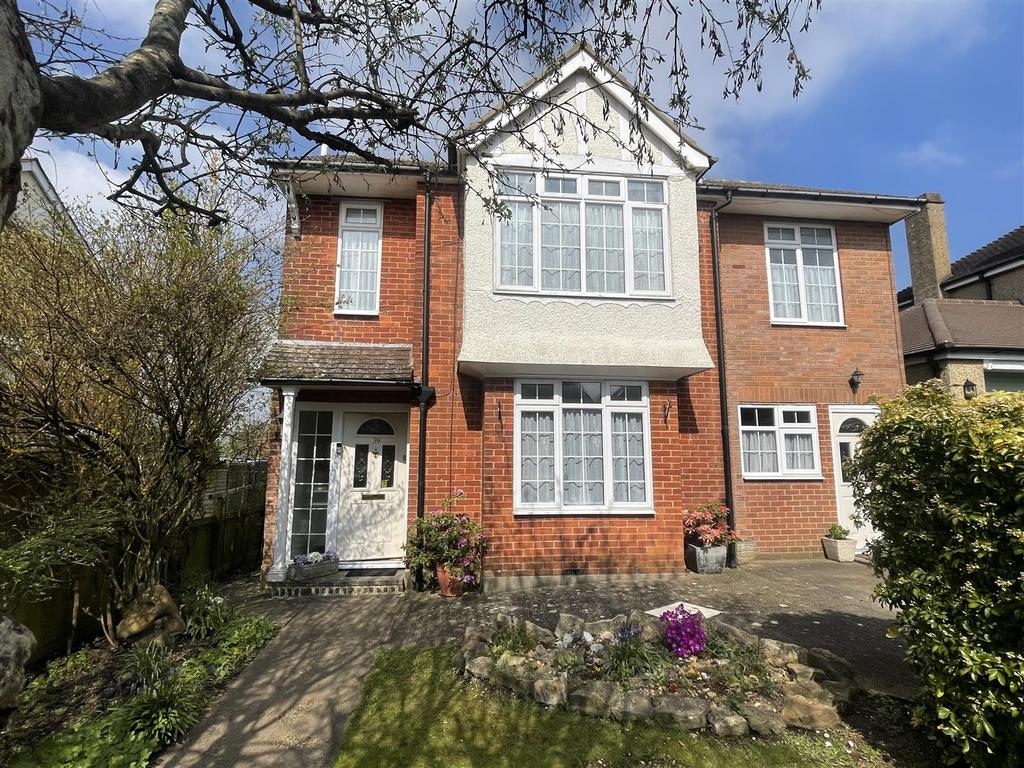 Queen Alexandra Road, Salisbury SP2 4 bed detached house for sale £