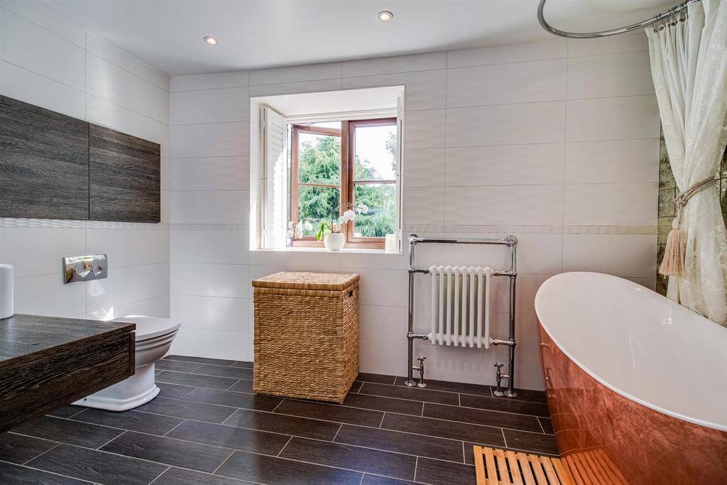  en suite bathroom/w.c.