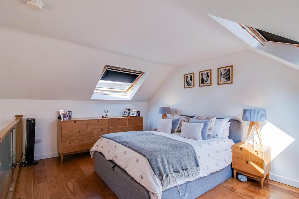 Principal bedroom suite