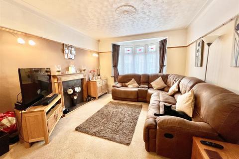 12 Maple Street, Romford, RM7 7JX