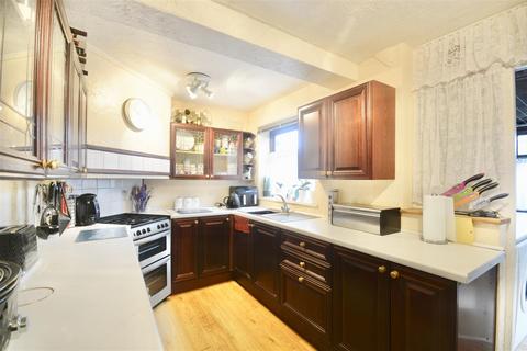 12 Maple Street, Romford, RM7 7JX