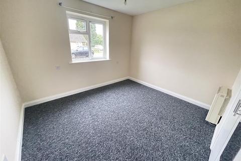 18 Horse Barrow, Winterbourne Gunner, Salisbury, SP4 6ND