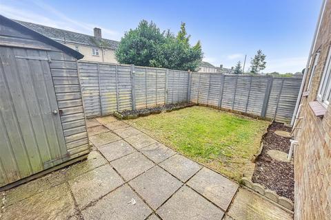 18 Horse Barrow, Winterbourne Gunner, Salisbury, SP4 6ND