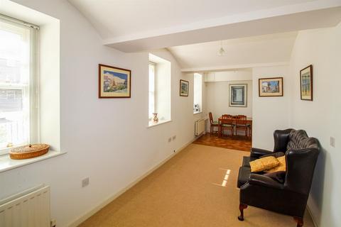 2 bedroom ground floor flat for sale, Tuke Grove, Wakefield WF1