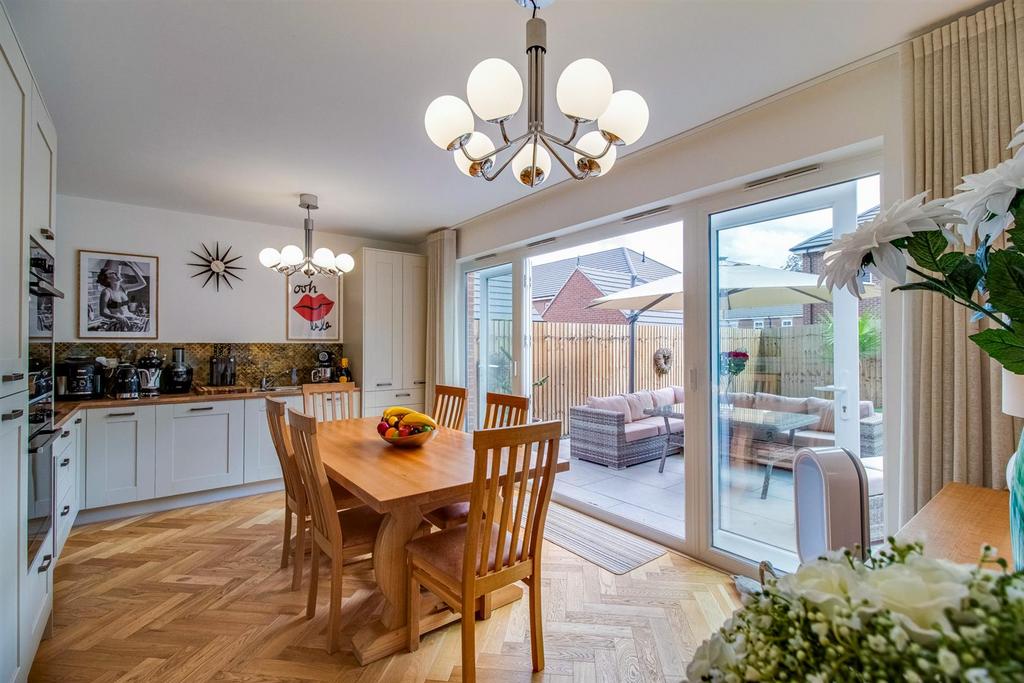 Kitchen diner
