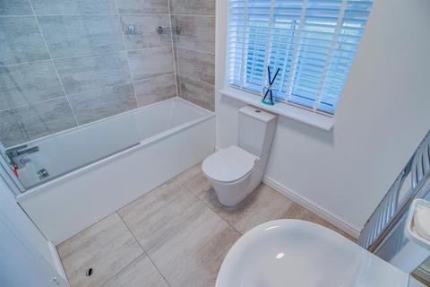 5 Cartwright Drive, Wakefield, WF1 3FG